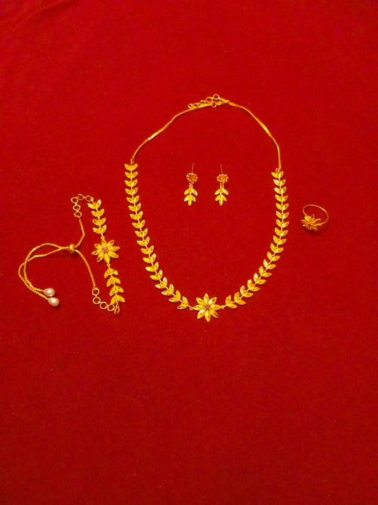 Ensemble plaqué or motif fleur